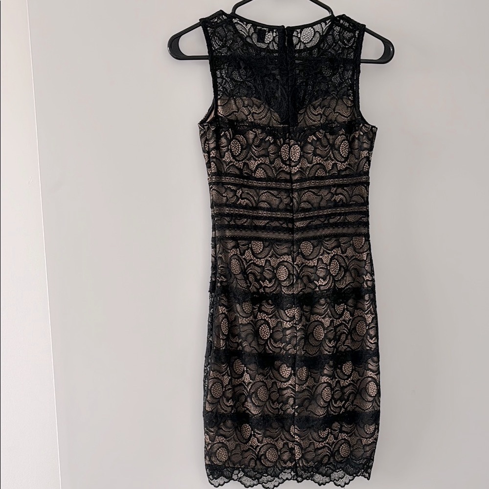 GUESS Lace & Nude Bodycon Mini Dress - Picture 6 of 7